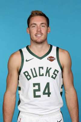 帕特-康诺顿(Pat Connaughton)