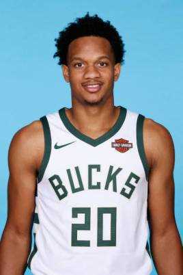 拉沙德-沃恩(Rashad Vaughn)