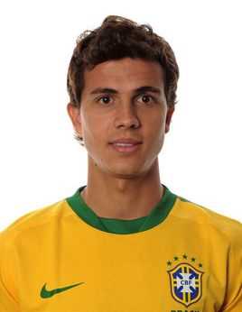  尼尔马(Nilmar Honorato da Silva)
