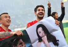 2018年3月在亚冠赛场示爱迪丽热巴